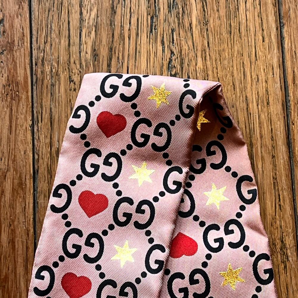 GUCCI Silk Twill Big Dimmy Neck Bow Scarf - Picture 5 of 5